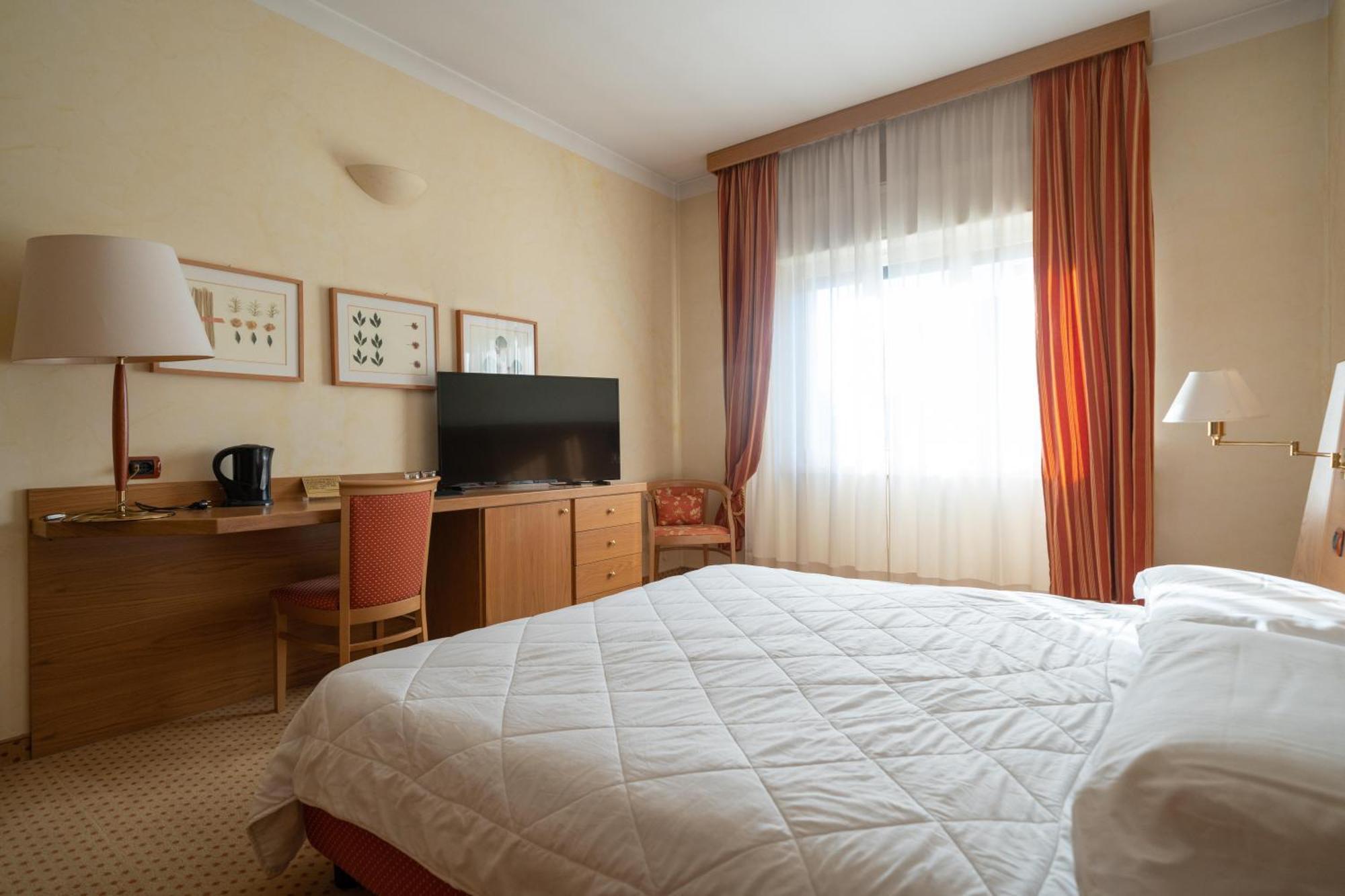 Hotel San Pancrazio Trescore Balneario Eksteriør billede