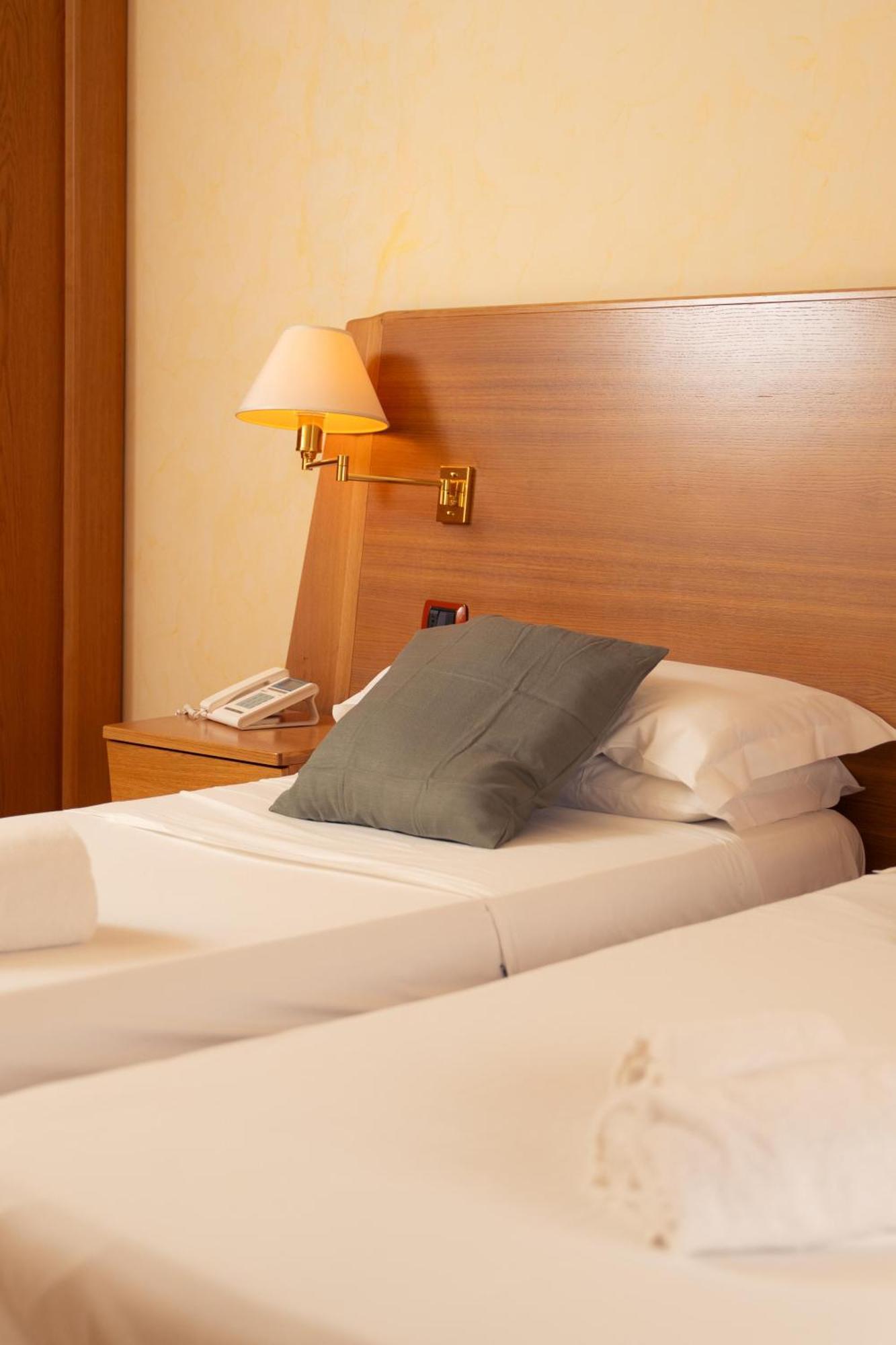 Hotel San Pancrazio Trescore Balneario Eksteriør billede